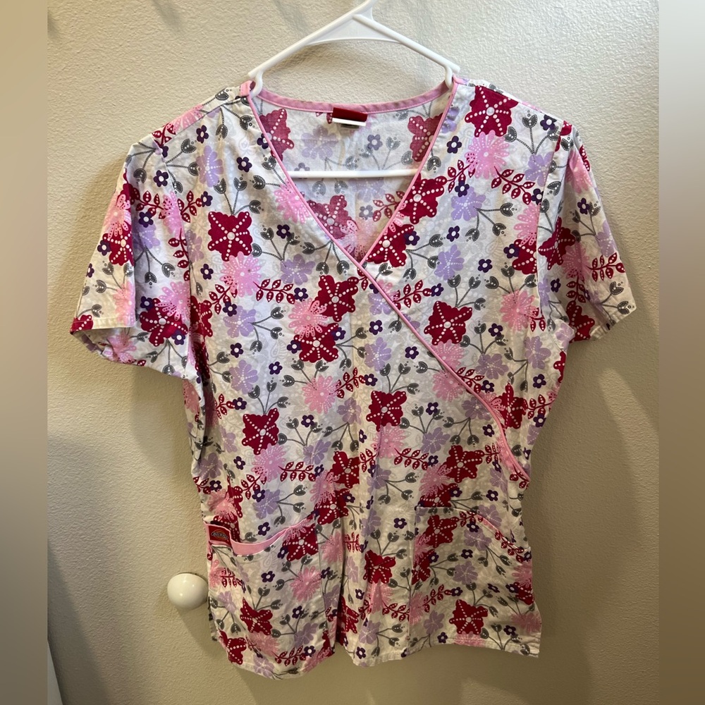 Dickies floral uniform scrub top size small